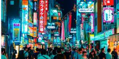 ciudad japonesa de noche